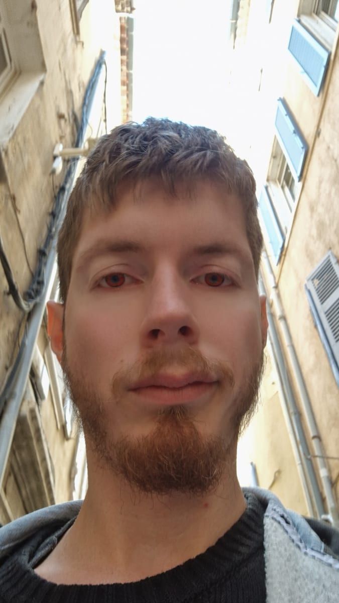 Profil von Azar
